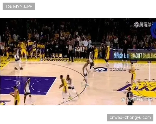 森林狼主帅芬奇透露，球队正针对戈贝尔的挡拆下顺开发新的肋部进攻战术